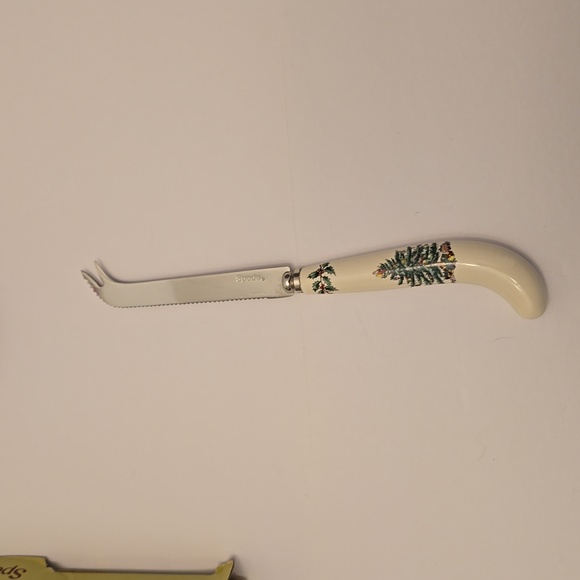 Spode Christmas Tree Appetizer Plate with Knife - Picture 6 of 13